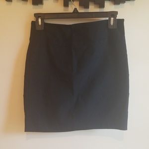 Black short pencil skirt